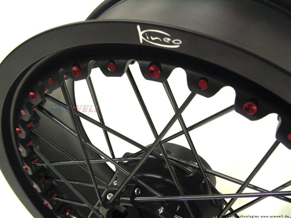 kineo-wheels-black-spokes-red-nipples-black-rim_1534164b9bcac2.jpg.f8343916dac96e1e952c3d0eef37f612.jpg