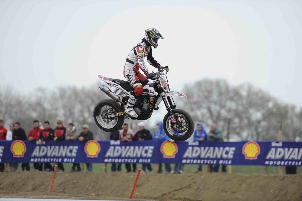 supermoto.jpg.4e449c120b6376326794a25dfeccbc8d.thumb.jpg.2a97a7a111831110f47939cca3c30242.jpg