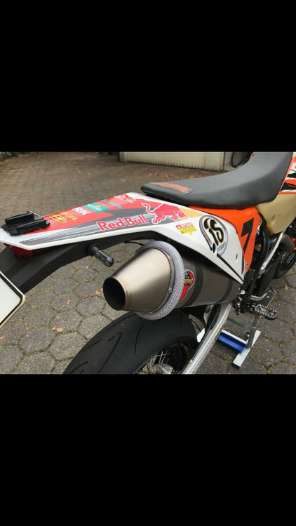 Fabelhafte Akrapovic E Nummer Plakette Bild
